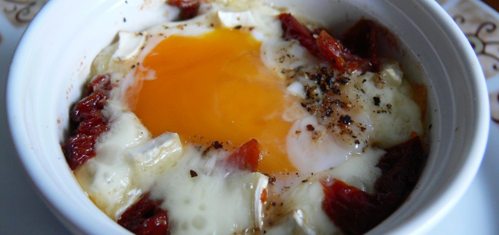 Jajka w kokilkach z suszonymi pomidorami (autor: bernadettap ...