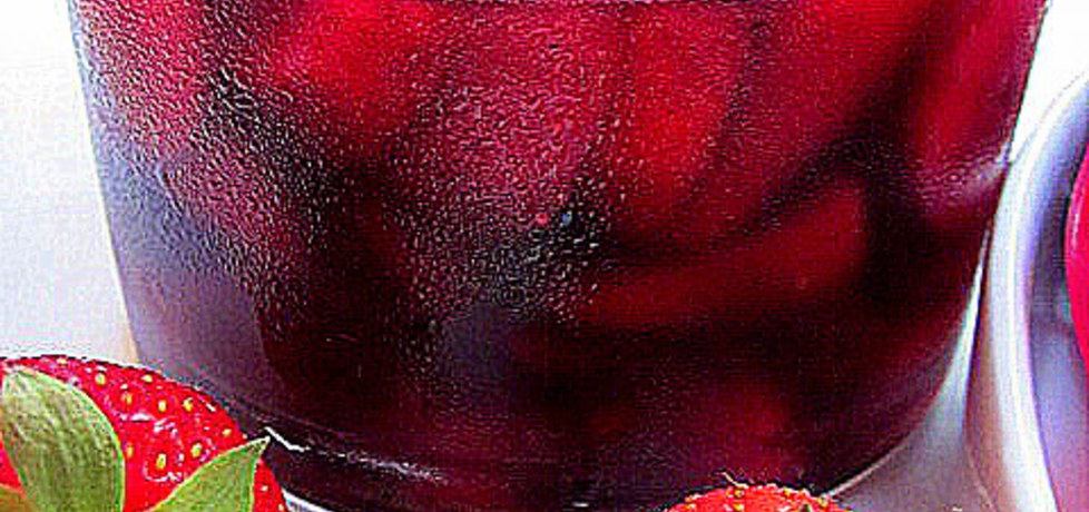 Truskawki w czerwonym winie (autor: cris04)