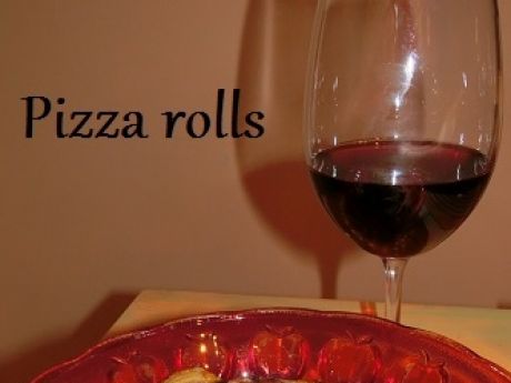 Przepis  karnawałowa pizza rolls przepis