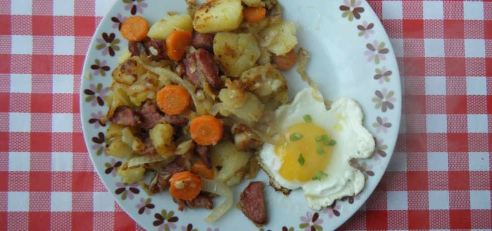 Ziemniaki z kiełbasą, cebulą i jajkiem (autor: ikrakowianka ...
