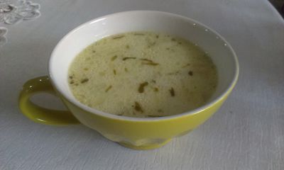 Zupa górkowa z makaronem