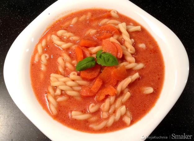 Zupa pomidorowa z makaronem lub ryżem