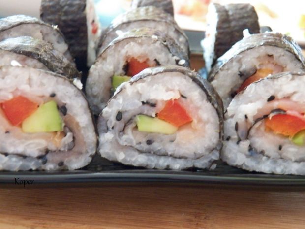Przepis  sushi z papryką i łososiem przepis