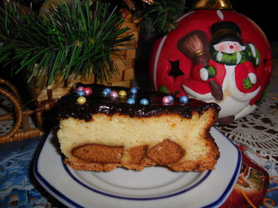 Bożonarodzeniowy sernik z piernikami i gotowanymi ziemniakami ...
