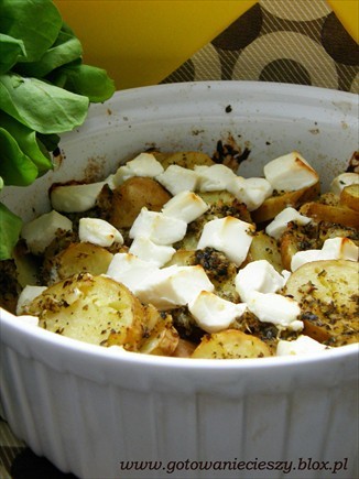 Ziołowe ziemniaki z fetą na styl grecki
