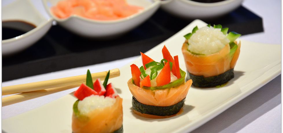 Sushi  łososiowe rollsy (autor: czarrna)