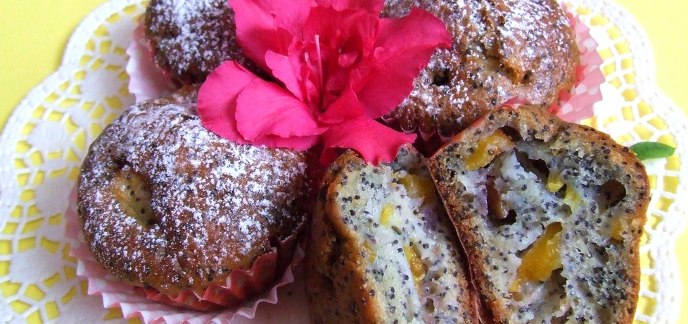 Makowe muffinki z nektarynkami (autor: dagita)