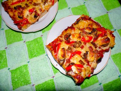 Pizza na sosie bolognese