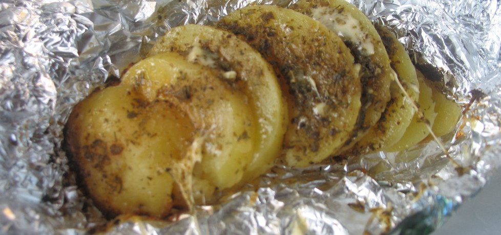 Ziemniaki grillowane z serem żółtym (autor: pani