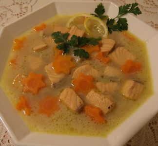 Delikatna zupa z łososia