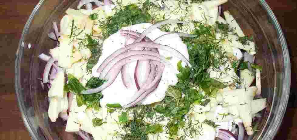 Surówka z czerownej cebuli (autor: irenam)