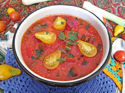 Zupa pomidorowa wielowarzywna