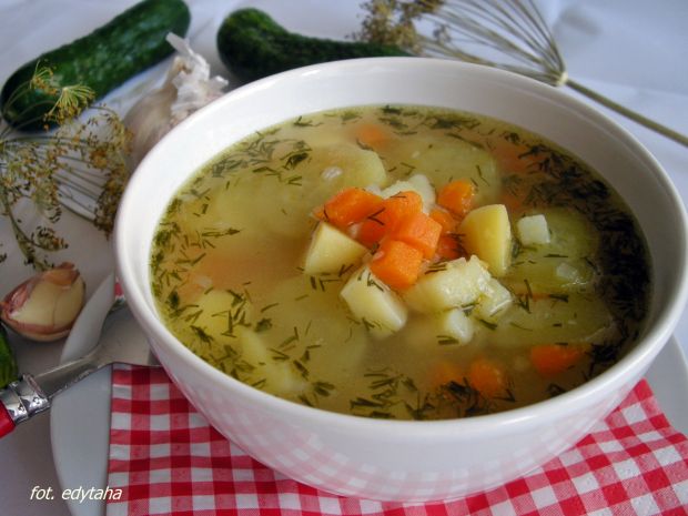 Zupy: zupa ze świeżych ogórków