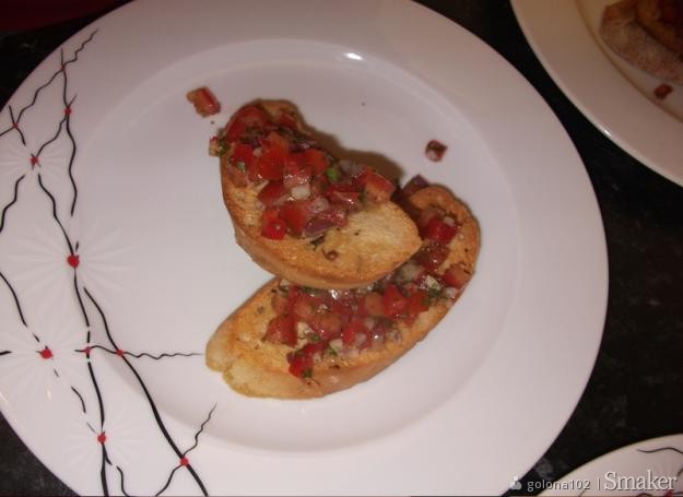 Bruschetta z pomidorami i papryka