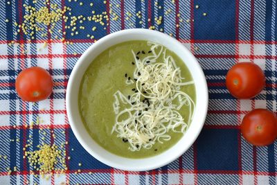 Zupa krem z brokułów i kaszy jaglanej