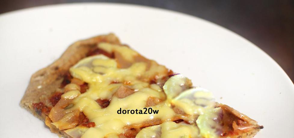 Pizza z szynką sojową i świeżymi ogórkami (autor: dorota20w ...