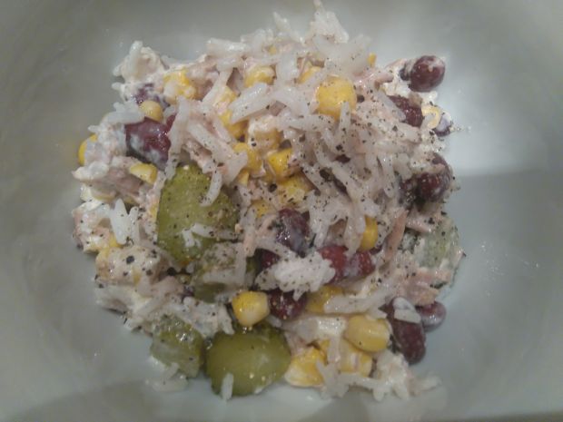 Przepis  sałatka z tuńczykiem i ryżem przepis