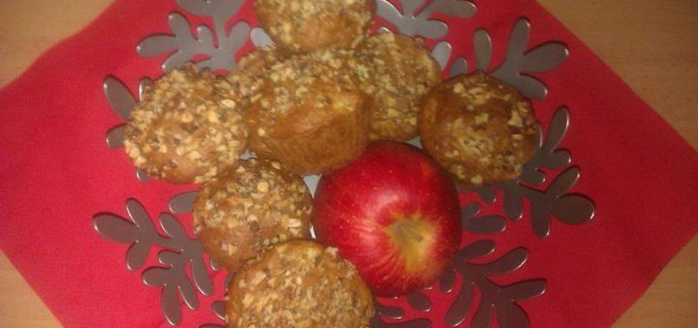 Muffinki korzenne z jabłkiem (autor: karolakm)