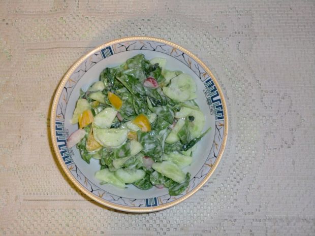 Przepis  sałatka ze szpinakiem do obiadu przepis