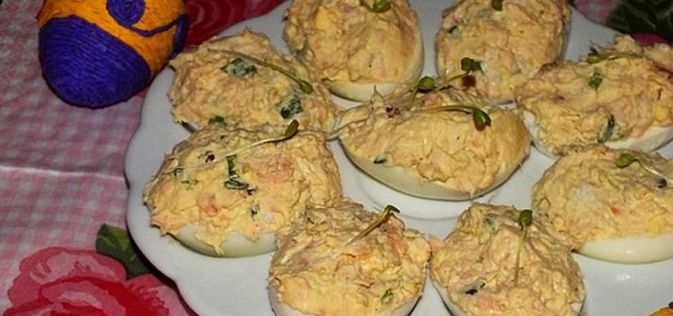 Jaja faszerowane z wędzonym łososiem (autor: mysiunia ...