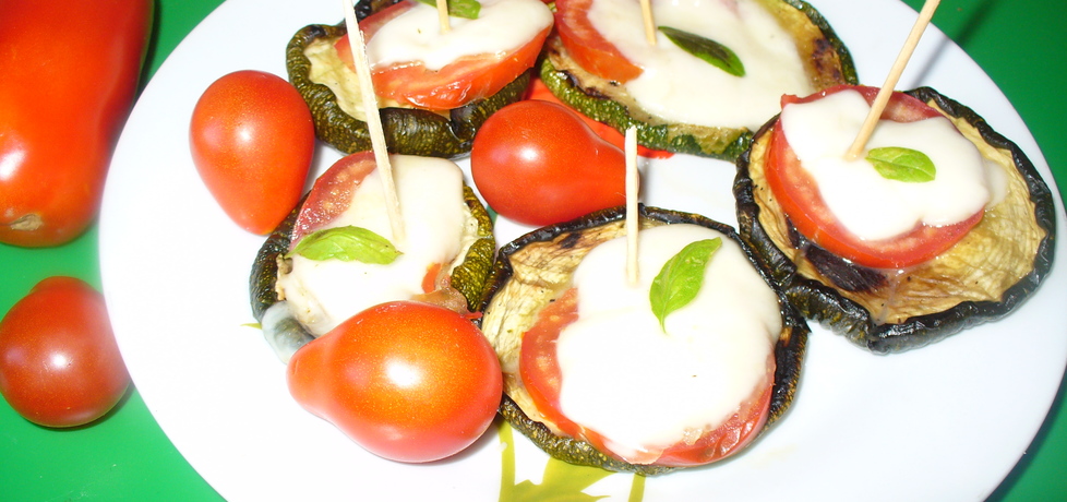 Cukinia grillowana z pomidorem i mozarellą . (autor: jagoda5913 ...