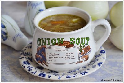 Zupa cebulowa na bogato