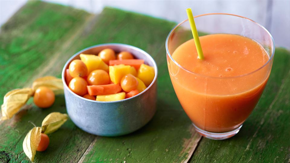 Przepis na marchewkowe smoothie z mango i imbirem