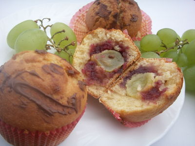 Muffinki z rożą i winogronem