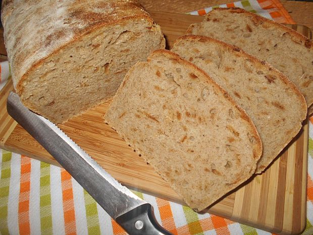 Przepis  chleb na zakwasie ze smażoną cebulką przepis