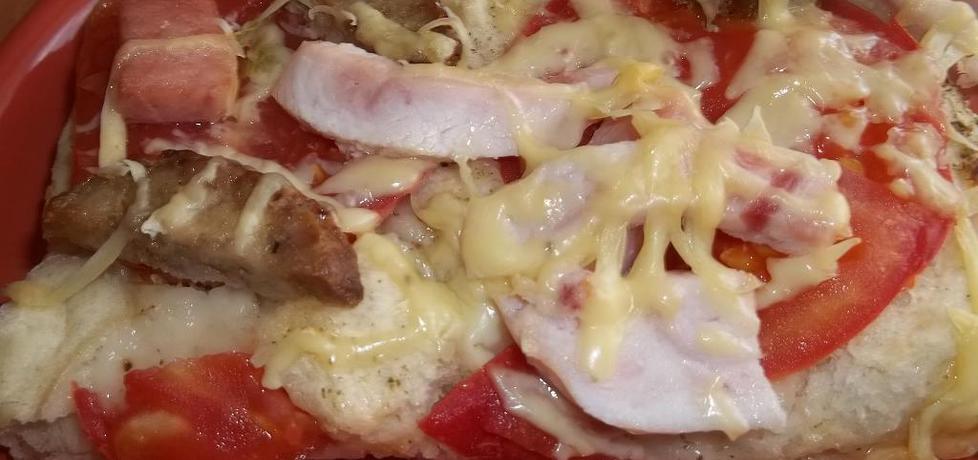 Pizza z pomidorem (autor: gosia1988)