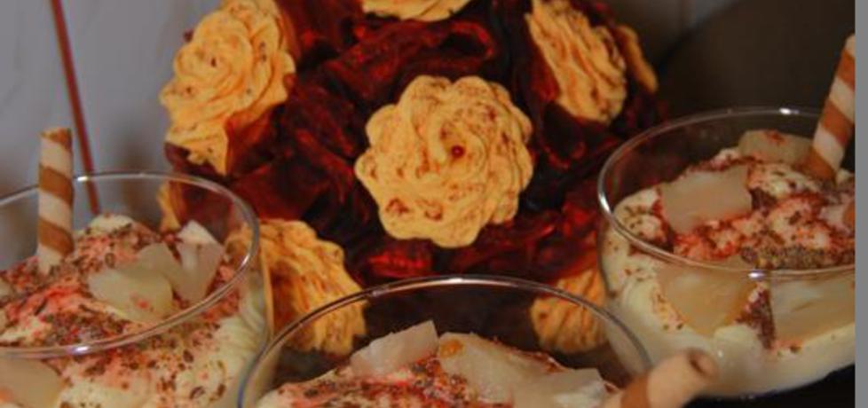 Szafirowy deser z budyniowym kremem i ananasem (autor: gibli ...