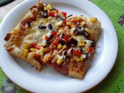 Pizza meksykańska z salami