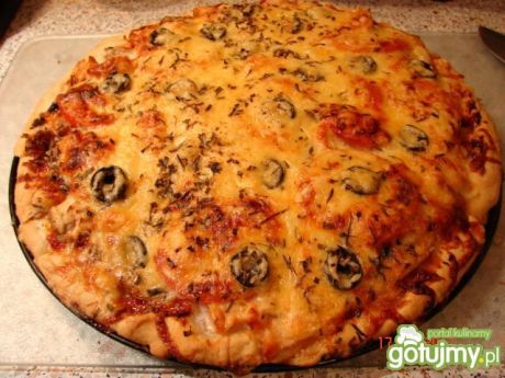 Przepis  pizza z łososiem i pieczarkami przepis