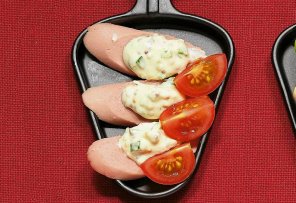 Raclette z serdelkami  prosty przepis i składniki