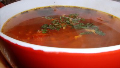 Bułgarska zupa pomidorowa z cukinią