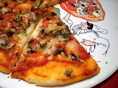 Pizza z pieczarkami (pizza con i funghi)