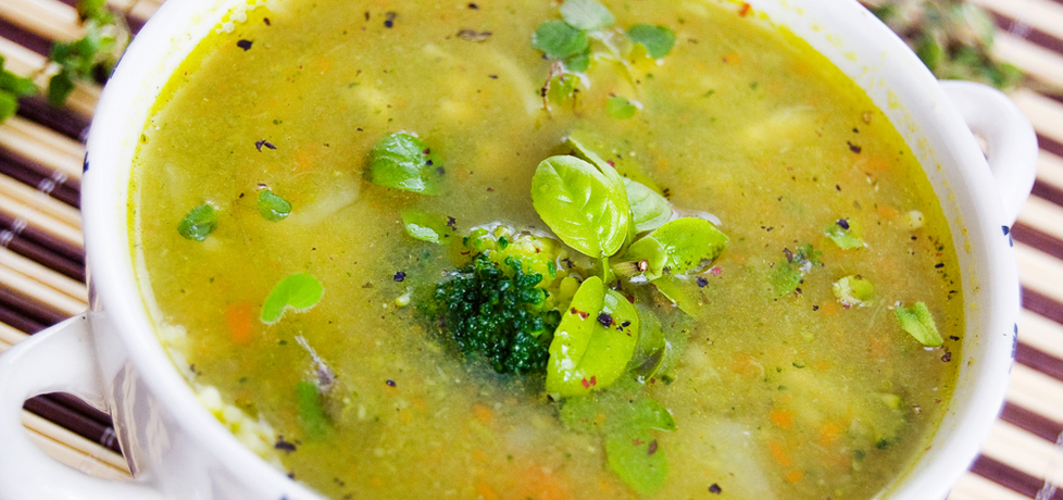 Zupa z brokułów, kalarepy i marchewki (autor: agata