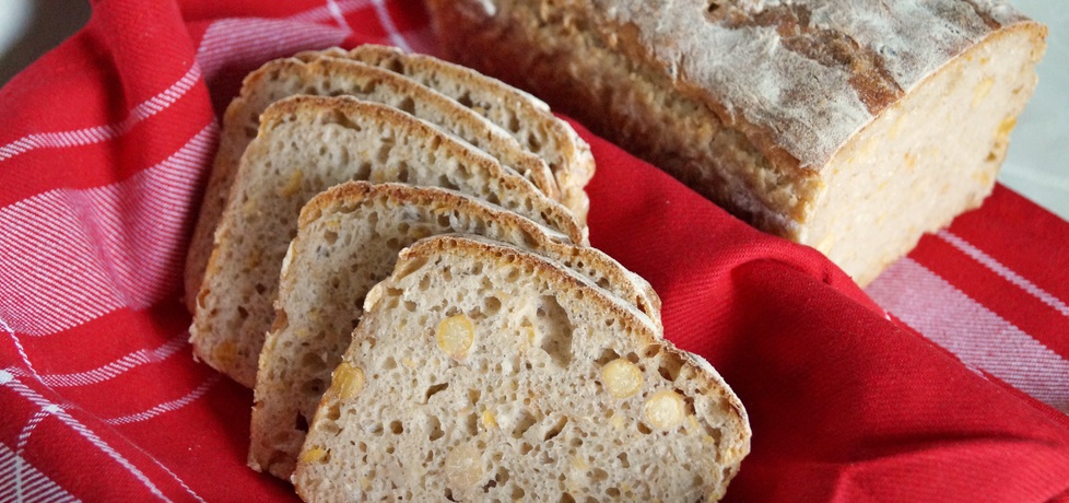 Chleb na zakwasie z ciecierzycą (autor: alexm)