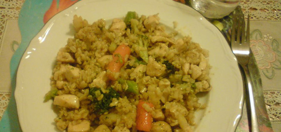 Filet z kurczaka duszony warzywach z dodatkiem ryżu (autor ...