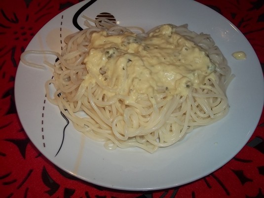 Spaghetti z sosem serowym