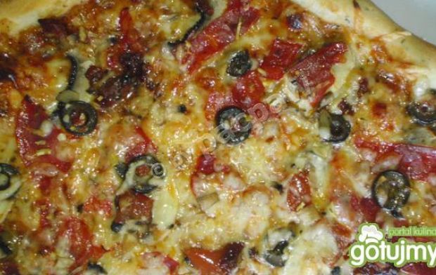 Przepis  pizza śródziemnomorska z chorizo przepis