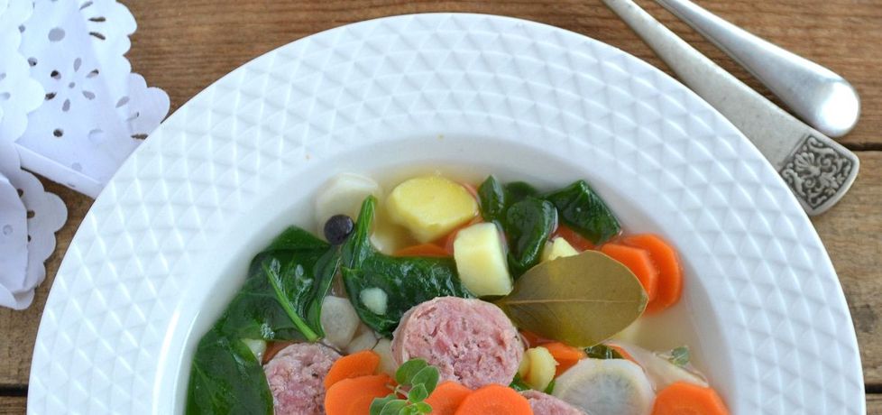 Prosta zupa warzywna ze szpinakiem i białą kiełbasą (autor ...
