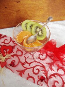 Dietetyczna herbaciana galaretka z owocami