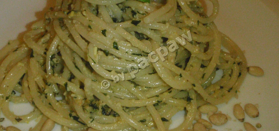 Spaghetti alla genovese (autor: pacpaw)