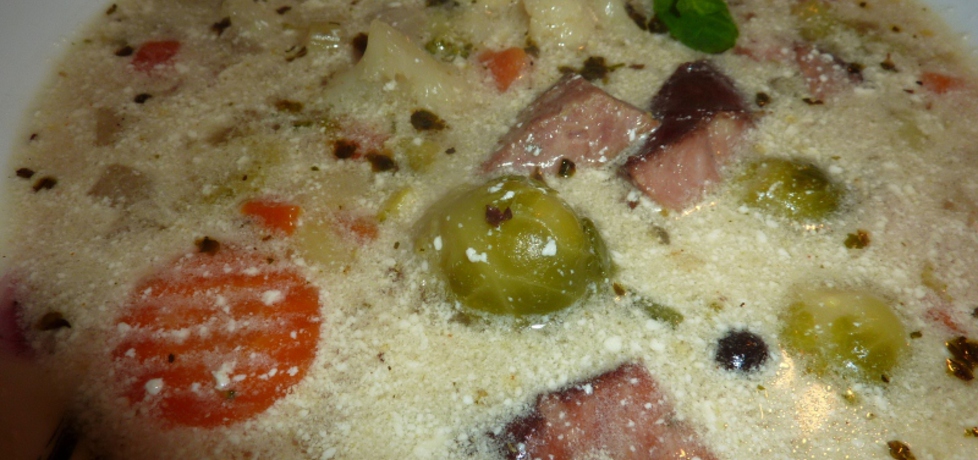 Zupa zimowa z kiełbasą (autor: aisoglam)