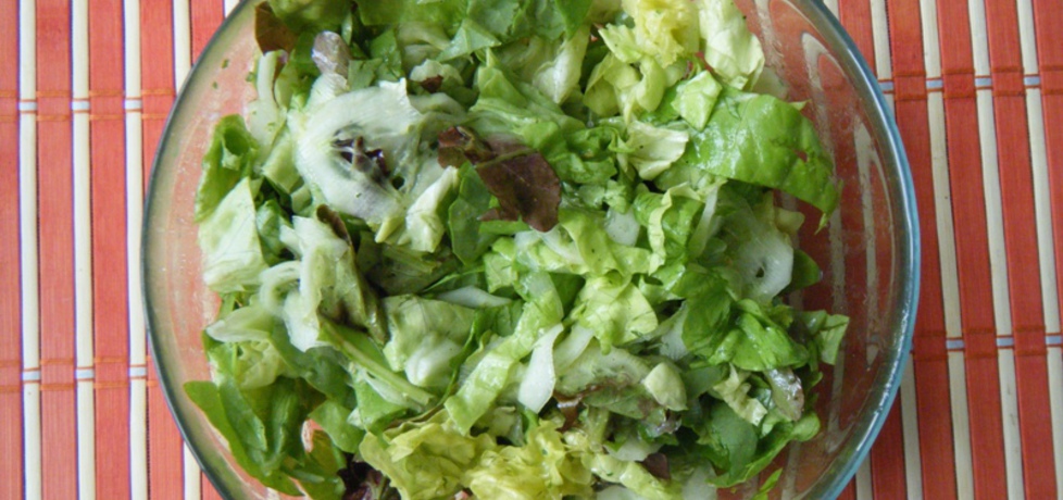 Kolorowa sałata z ogórkami (autor: renatazet)