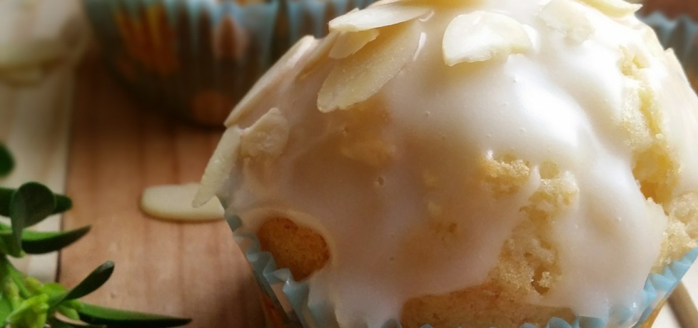 Muffiny z lukrem cytrynowym i migdałami. (autor: pola_kuchniaupoli ...