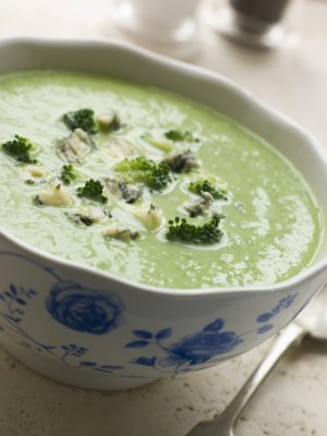 Zupa krem z brokułów z gorgonzolą