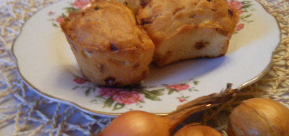 Muffinki z cebulą i czosnkiem (autor: renatazet)