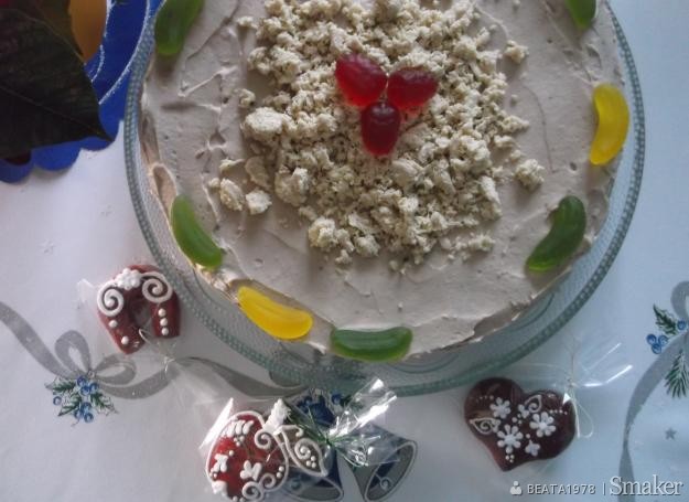 Tort orzechowo- chałwowy